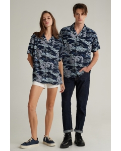 เสื้อเชิ้ต Unisex เสื้อฮาวายแขนสั้น สีกรมท่า พิมพ์ลาย