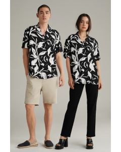 เสื้อเชิ้ต Unisex เสื้อฮาวายแขนสั้น สีดำ พิมพ์ลาย