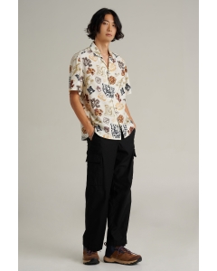 เสื้อเชิ้ต Unisex เสื้อฮาวายแขนสั้น สีขาวอมครีม พิมพ์ลาย