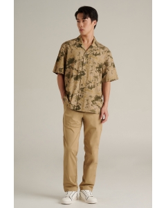 เสื้อเชิ้ต Unisex เสื้อฮาวายแขนสั้น สีกากีอมเขียว พิมพ์ลาย (The Journey Collection – เดอะ เจอร์นี่)