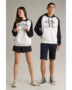 เสื้อกันหนาว สเวตเตอร์ Unisex สีขาว