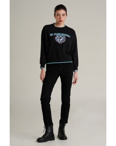 เสื้อสเวตเตอร์ผู้หญิง ทรงครอบ (Crop) สีดำ