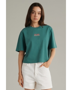 เสื้อยืดผู้หญิง ทรงครอปโอเวอร์ไซส์ คอกลม สีเขียว