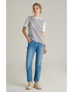 เสื้อยืดแขนสั้นผู้หญิง คอกลม สีขาว