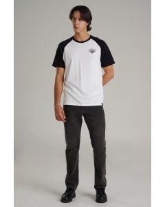 เสื้อยืดแขนสั้นผู้ชาย คอกลม สีขาว