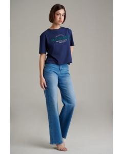 เสื้อยืดผู้หญิง ทรงครอป คอกลม สีกรมท่า