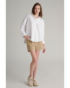 เสื้อเชิ้ตผู้หญิง ทรงโอเวอร์ไซส์ แขนยาว สีขาว